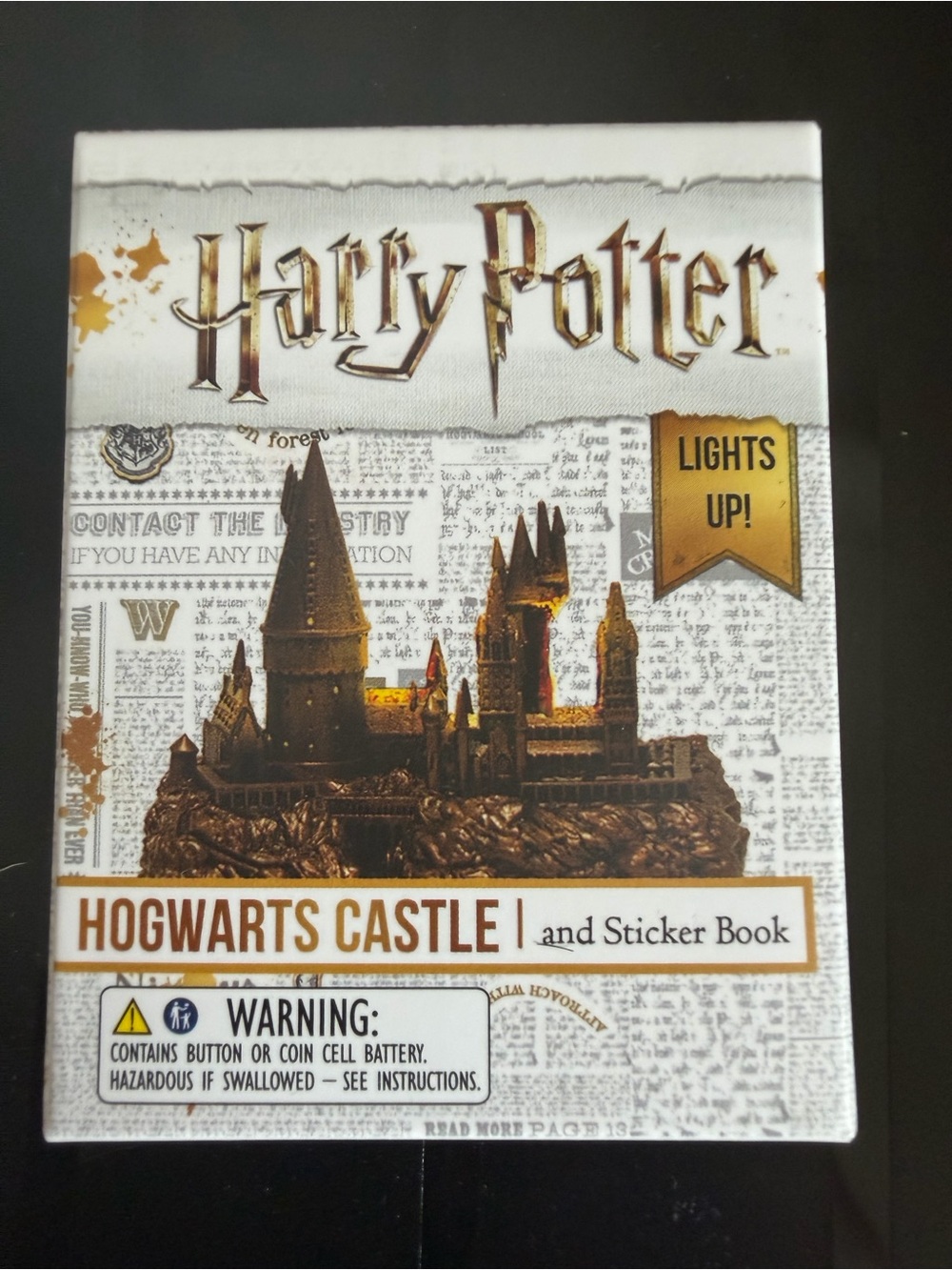 Warner Bros. Harry Potter Hogwarts Castle Light-Up mini Statue & Sticker Book